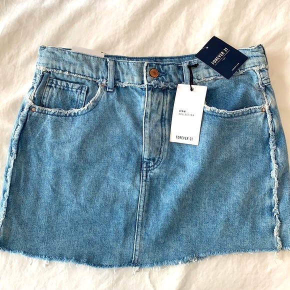 Forever 21 NWT Denim button front Jean skirt size 28 - Picture 1 of 4